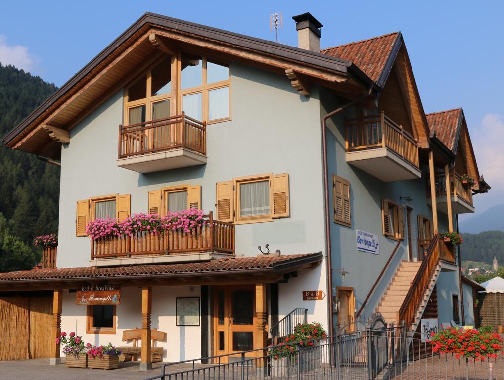 Jaegerhaus Hotel Pellizzano Exterior photo